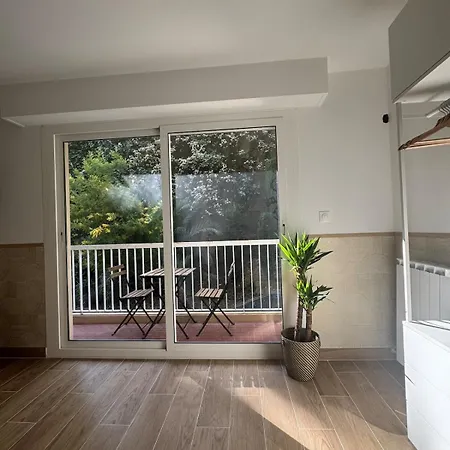 Calme Proche Gare Garavan Apartment Menton