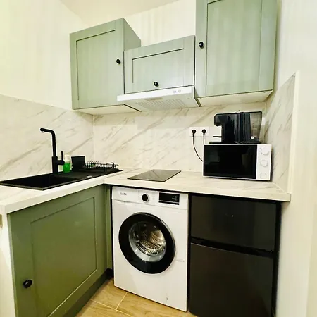 Calme Proche Gare Garavan