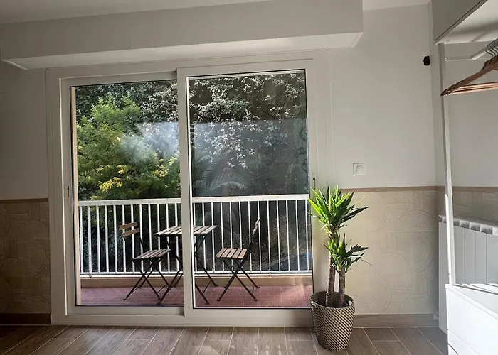 Calme Proche Gare Garavan Apartamento Menton