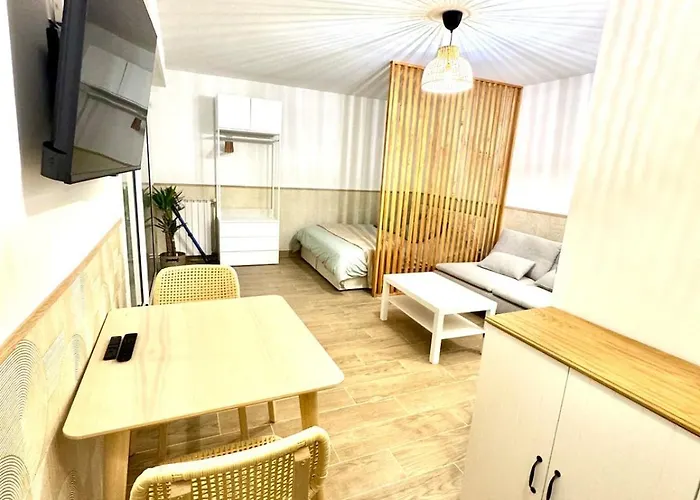 Calme Proche Gare Garavan Apartamento